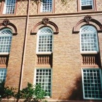 Elizabeth Hall, Windows And Water Table