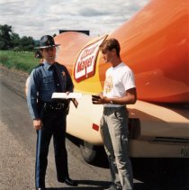 Oscar Mayer weiner mobile stopped on I-5, OSP Trooper Unidentified, 1989