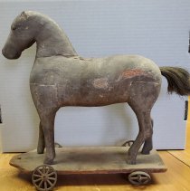 Wooden horse pull toy