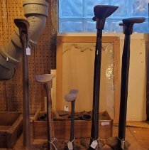 1999-008-004-shoe forms and stands