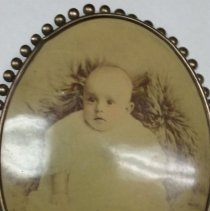 2002-012-002 Meyer baby oval frame