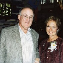 Nancy and Ron Cohn posing