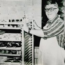 Milt Katz volulnteering at hospital kitchen on Christmas