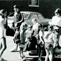 Campers and counselors outside Temple Beth-El
