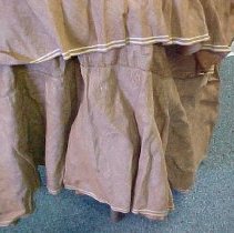 Detail - Lower ruffle