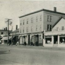 1913 - Mass Ave between Mystic And Medford Sts