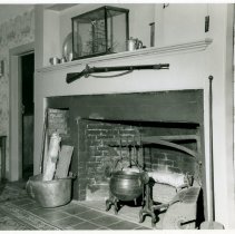 64 Old Mystic Street, interior
