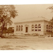 Robbins Library Landscaping