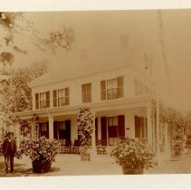 Theodore Schwamb House (reprint)