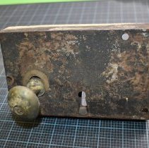 Front, showing scale