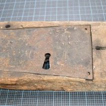 Front, showing scale