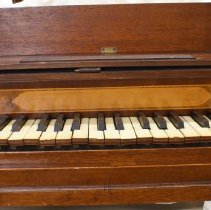 Box open, with all keys visible