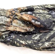 Condition: Sleeves with disintegrating beads