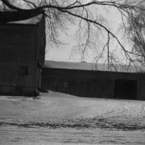 221 Lowell Street, Barn
