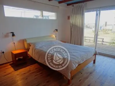 Perro del Mar - Punta del Diablo