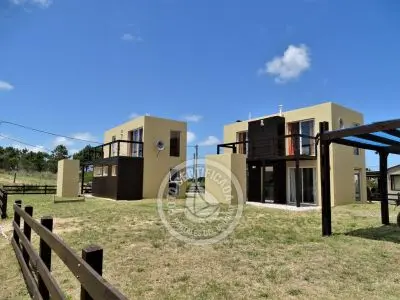 Villa Negro y Blanco Punta del Diablo