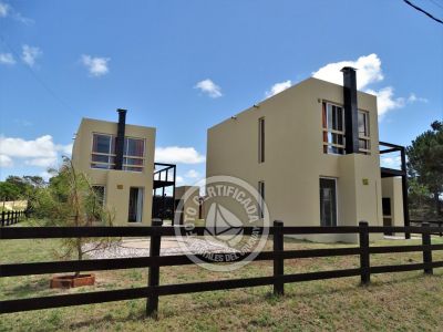 Villa Negro y Blanco Punta del Diablo