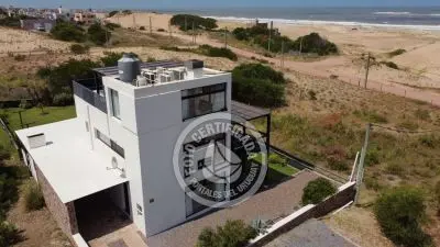 Lo que Dejas - Punta del Diablo