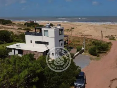 Lo que Dejas - Punta del Diablo