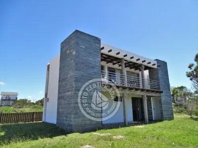 House Periquete Punta del Diablo