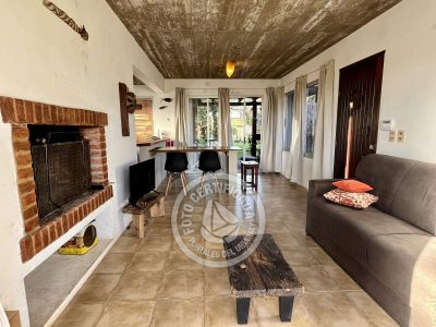 Iona Lis - 1 - Punta del Diablo