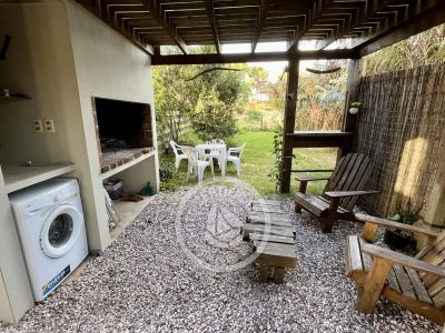 Iona Lis - 1 - Punta del Diablo