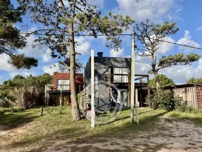 Iona Lis - 1 - Punta del Diablo