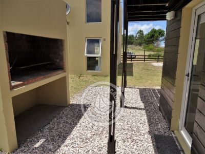 Casa Negro y Blanco - 2 Punta del Diablo