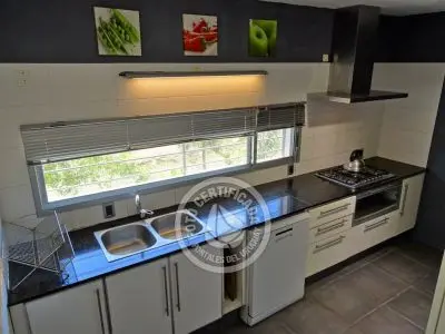 amplia cocina CASA