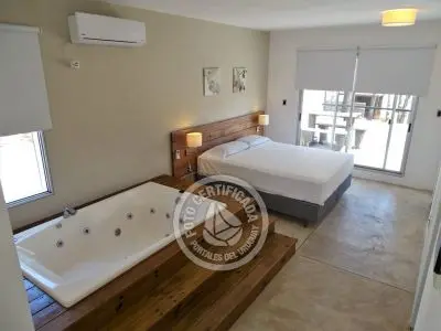 Dormitorio cama doble planta alta CASA