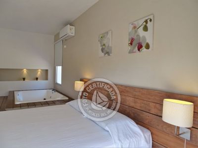 Dormitorio cama doble planta alta CASA