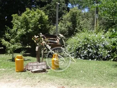 Restaurante Los tres botones Colonia Rural