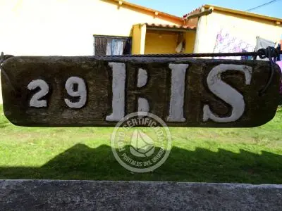 Complexo 29 Bis y Vaneka Valizas