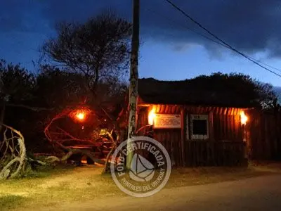 Pub La Casita del Arbol Valizas