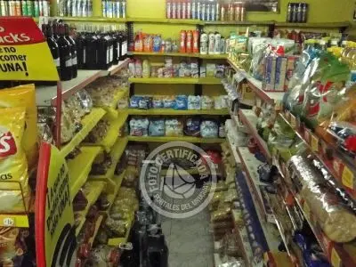 Supermercado, mercado e suprimentos Dafael La Coronilla