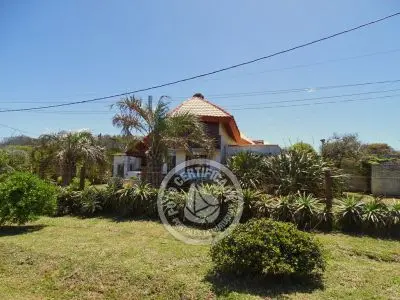 House Albiceleste La Paloma