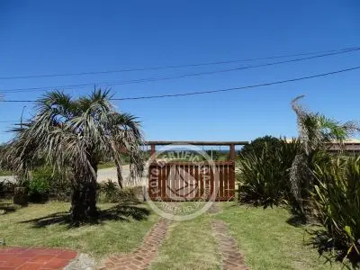 House Albiceleste La Paloma