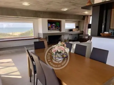 Santa Maria de Las Arenas - Portal del Diablo