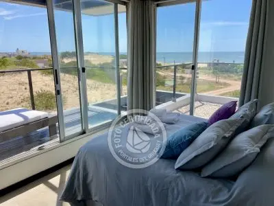 Santa Maria de Las Arenas - Portal del Diablo