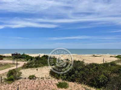 Santa Maria de Las Arenas - Portal del Diablo