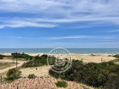 Santa Maria de Las Arenas - Portal del Diablo