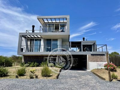 Santa Maria de Las Arenas - Portal del Diablo
