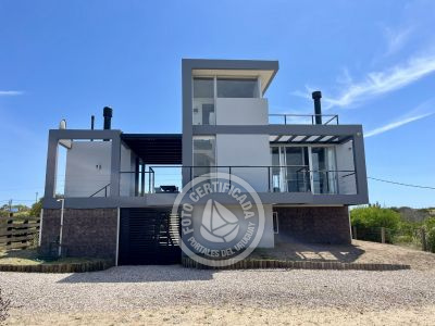 Santa Maria de Las Arenas - Portal del Diablo