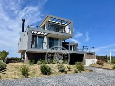 Santa Maria de Las Arenas - Portal del Diablo