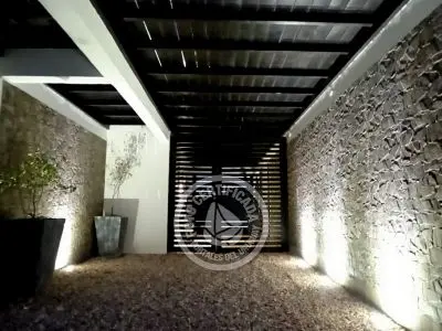 Santa Maria de Las Arenas - Portal del Diablo