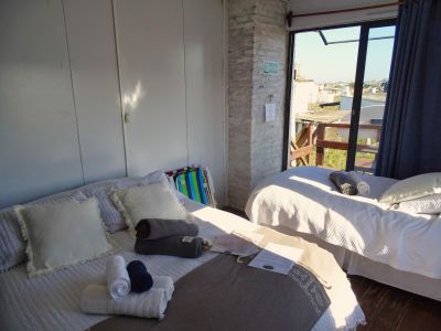 Habitación Corvinas: Triple superior vista faro y dunas - Carmela Cabo Polonio