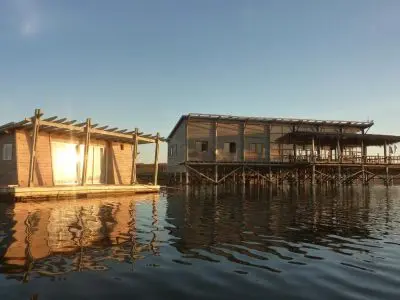 Lugares Un hotel flotante en Laguna Garzón para respirar paz y naturaleza Rocha