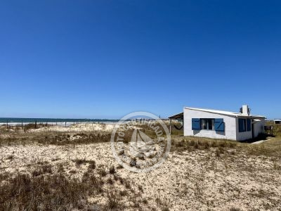 House El Roncal Cabo Polonio