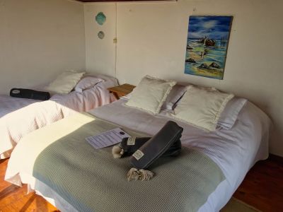 Habitación Pingüinos: Triple superior vista mar - Carmela Cabo Polonio