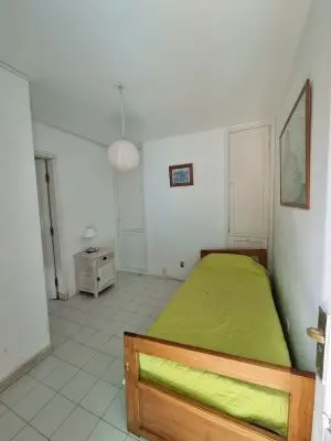 Houses|Cabins|Aptos|Villas... CASA CON PISCINA CERRADA CLIMATIZADA LA BARRA PARA 12, 5 DOR La Barra